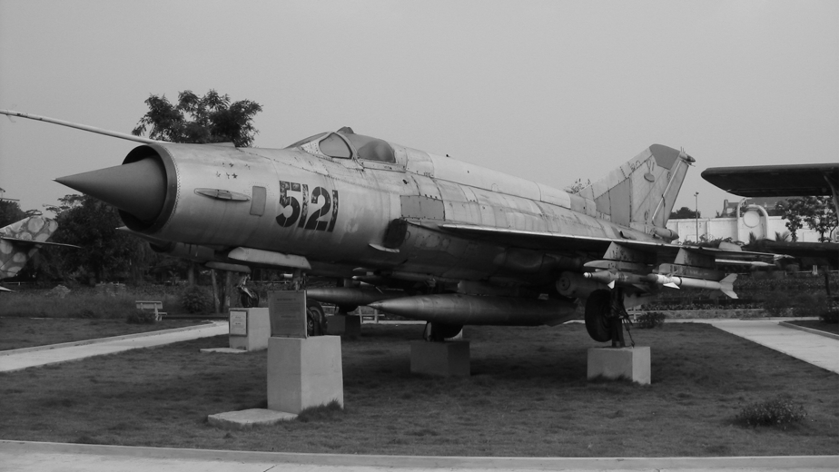 NVAF MiG-21MF “Fishbed-J” 5121. Pham Tuan was flying this aircraft during the night of December 27, 1972 when he claimed to have shot down a B-52D over Bac Ninh. Red 5121 is currently on display at the People’s Army Museum in Hanoi, and since 2012 has been recognized as a “national treasure”.